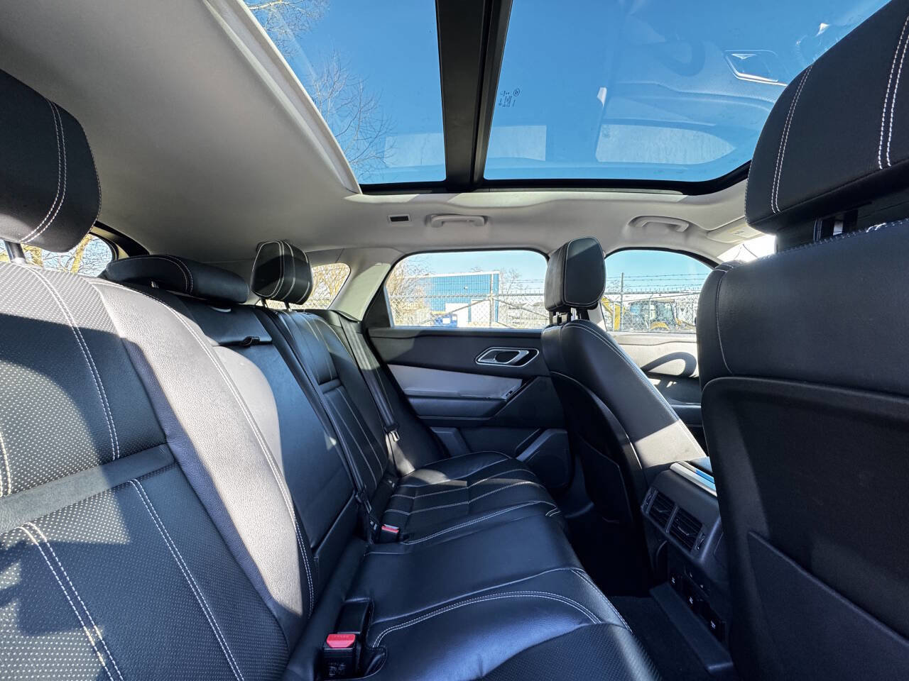 Used 2018 Land Rover Range Rover Velar S image 16