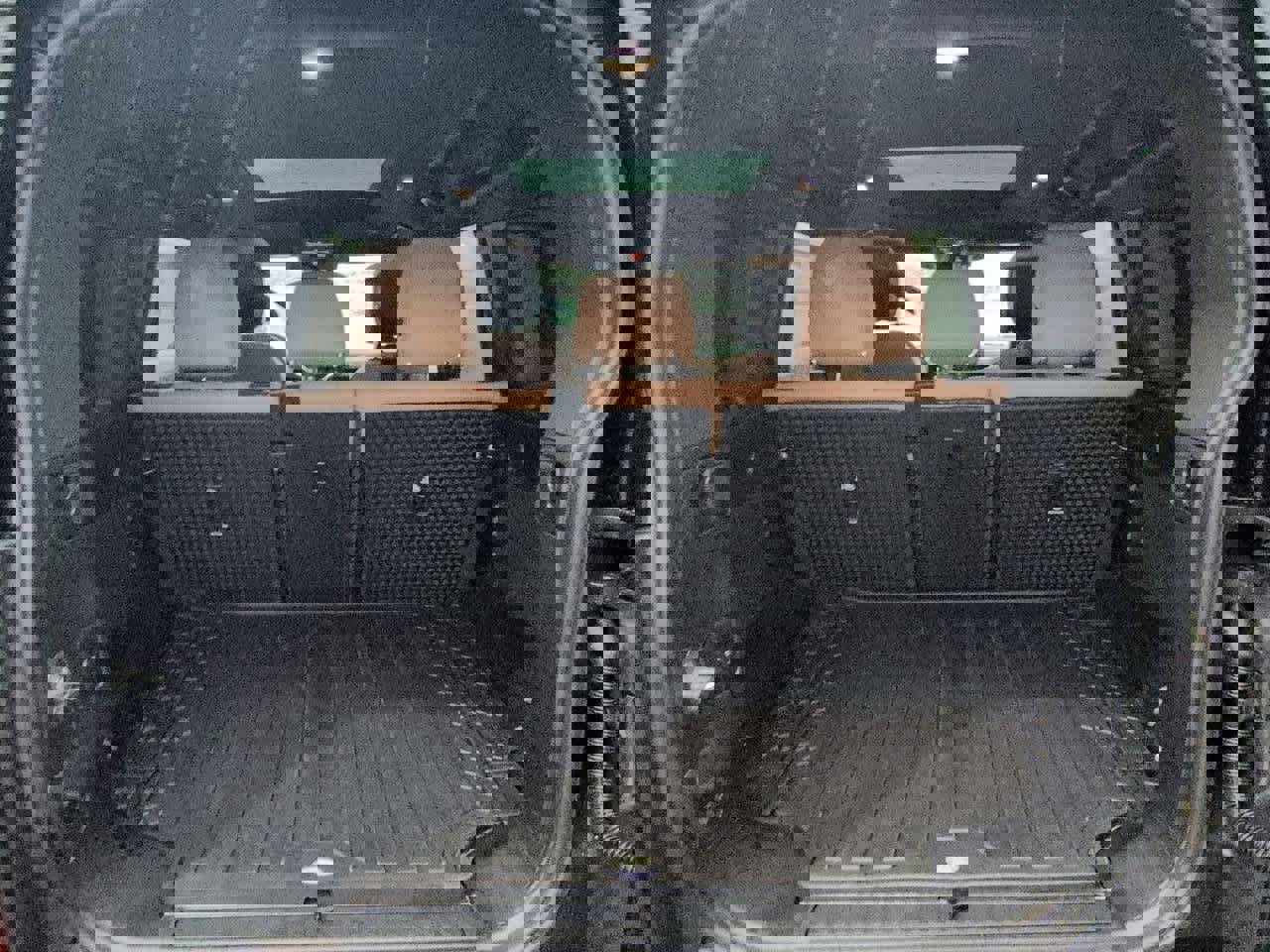 New 2026 Land Rover Defender 110 X-Dynamic SE image 36