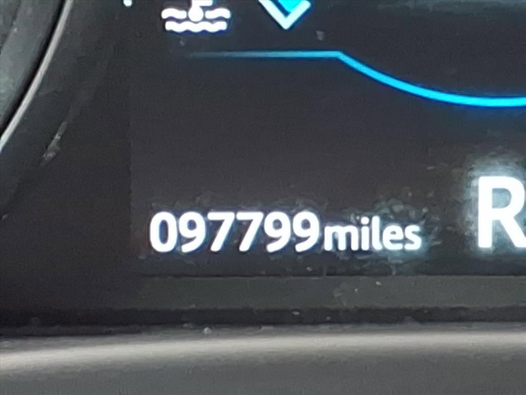 Used 2020 Jaguar F-PACE Premium image 31