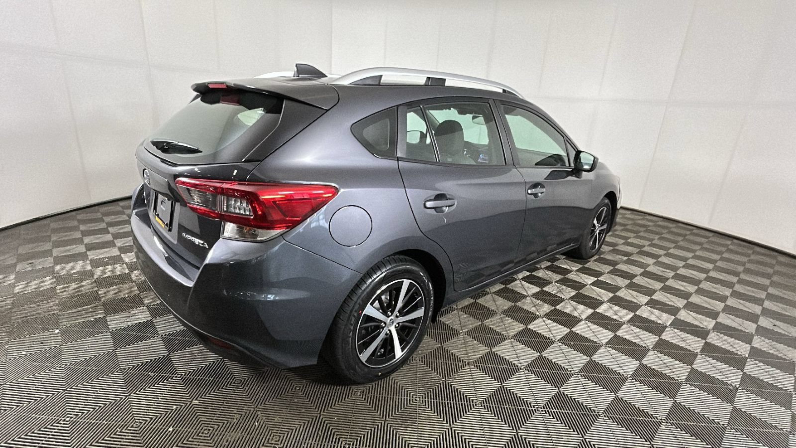 Used 2023 Subaru Impreza 2.0i Premium AWD/4WD image 3