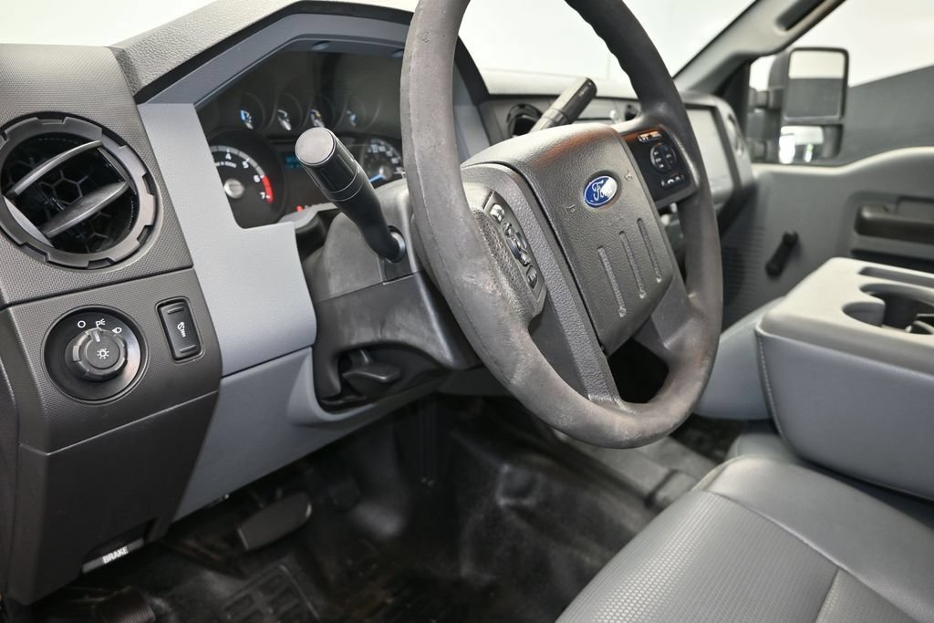Used 2016 Ford F250 XL w/ XL Appearance Package AWD/4WD image 12