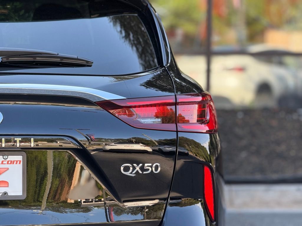 Used 2023 INFINITI QX50 Luxe AWD/4WD image 16