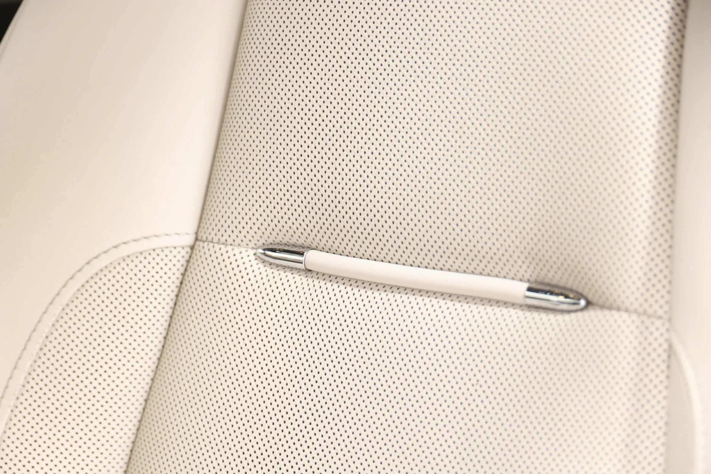 Used 2017 Rolls-Royce Wraith RWD image 25