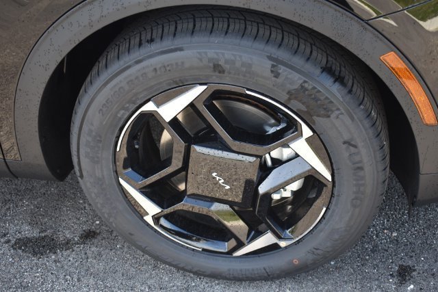 New 2026 Kia Sportage EX FWD image 12