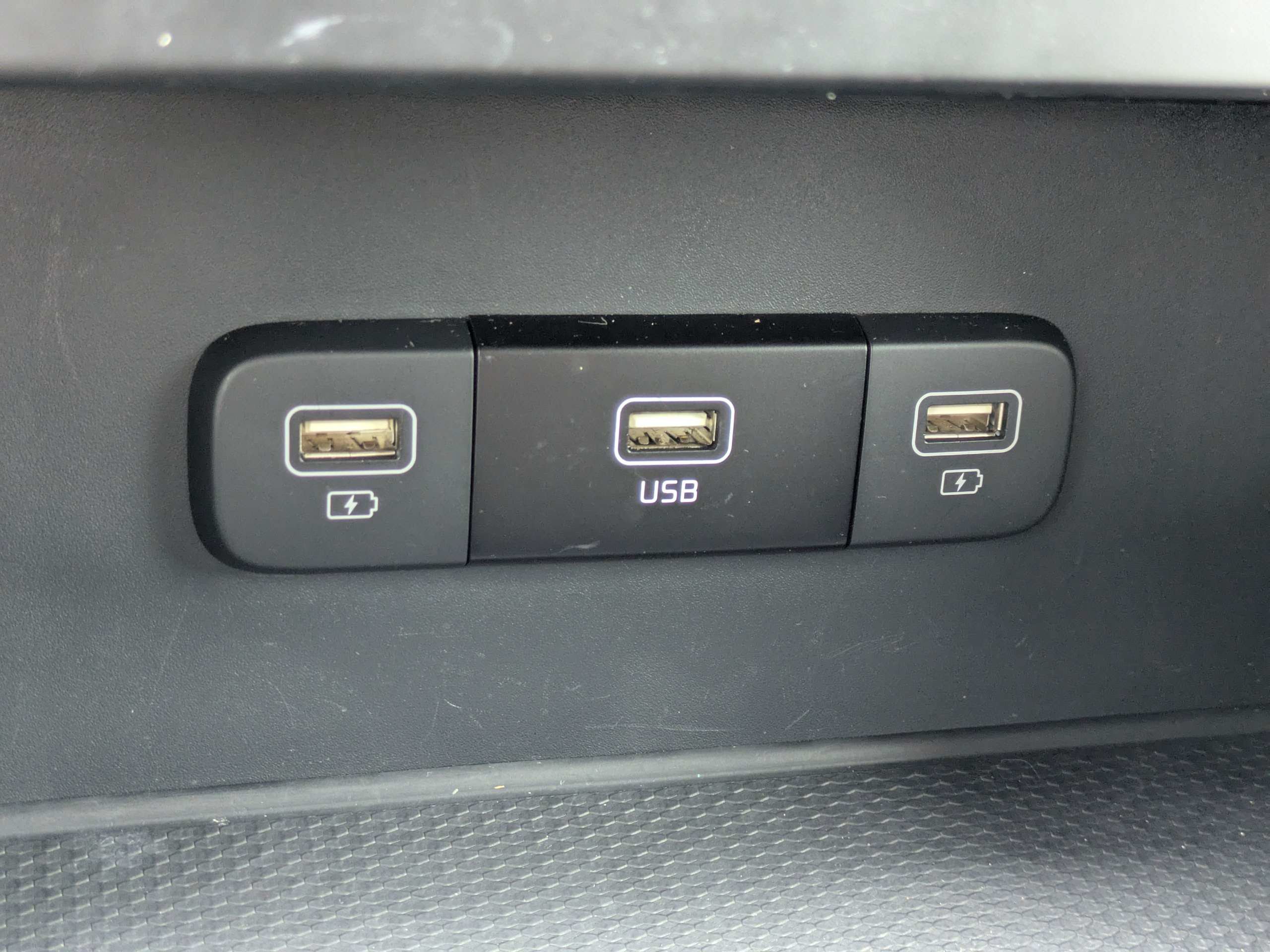 Certified 2024 Kia Carnival LX FWD image 30