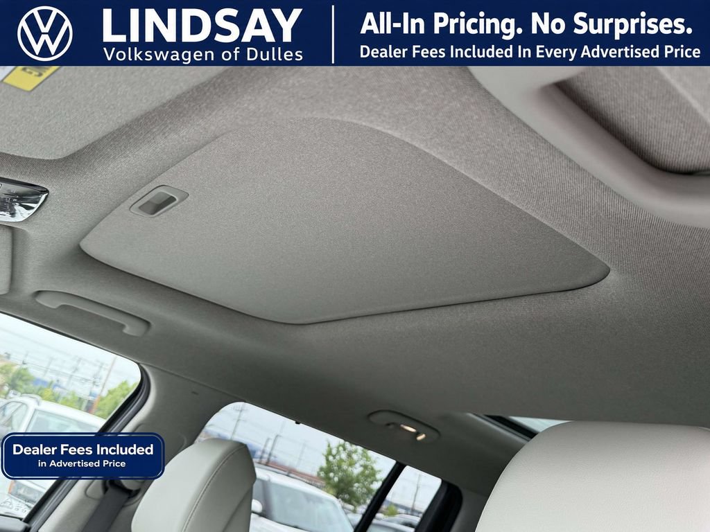 Used 2024 Hyundai Santa Fe Limited AWD/4WD image 16
