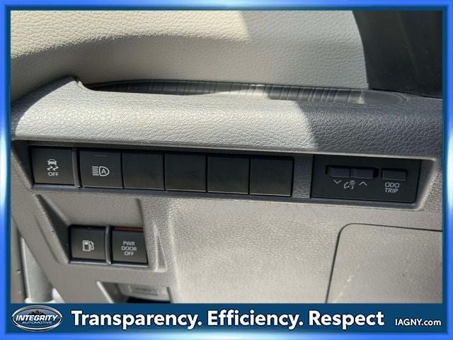 Used 2022 Toyota Sienna LE FWD image 27