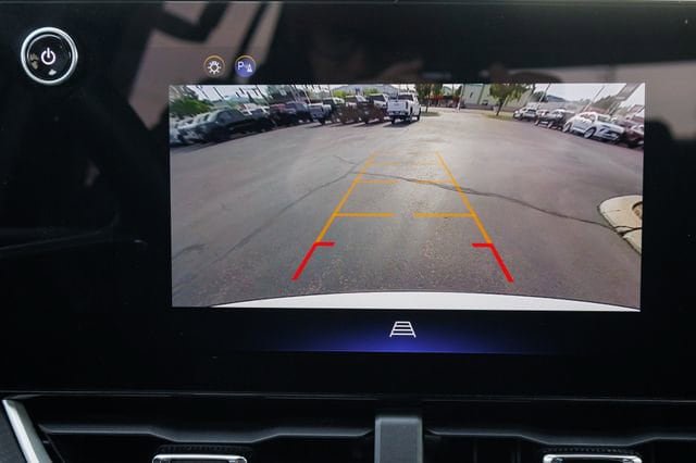Used 2025 Chevrolet Equinox LT AWD/4WD image 9