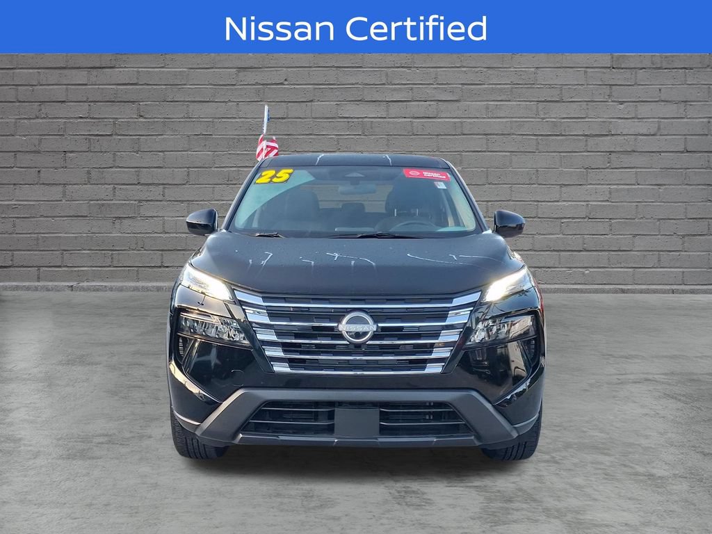 Used 2026 Nissan Rogue SV FWD image 2