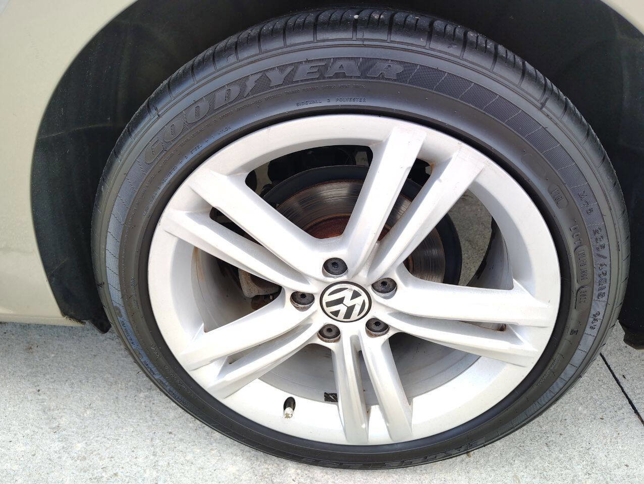 Used 2015 Volkswagen Passat TDI SE image 21