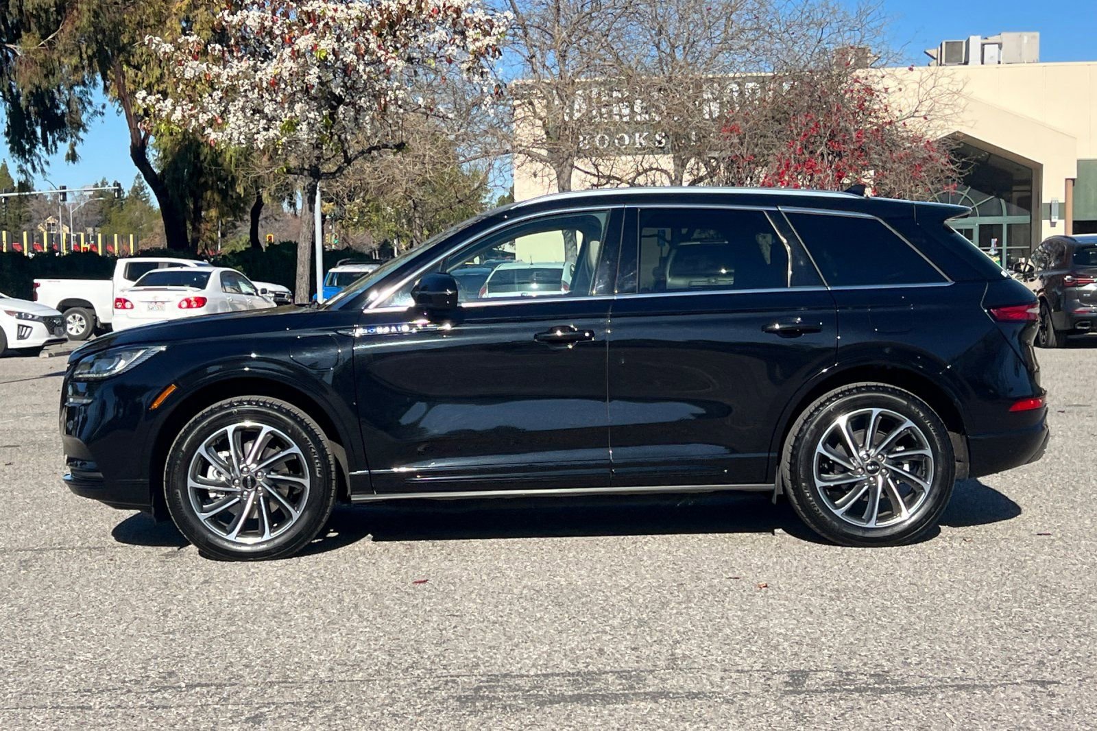 Certified 2022 Lincoln Corsair Grand Touring image 7