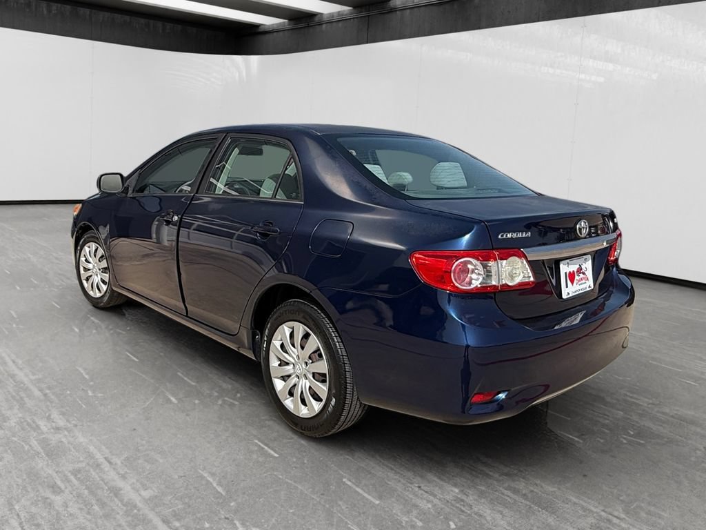 Used 2013 Toyota Corolla LE FWD image 3