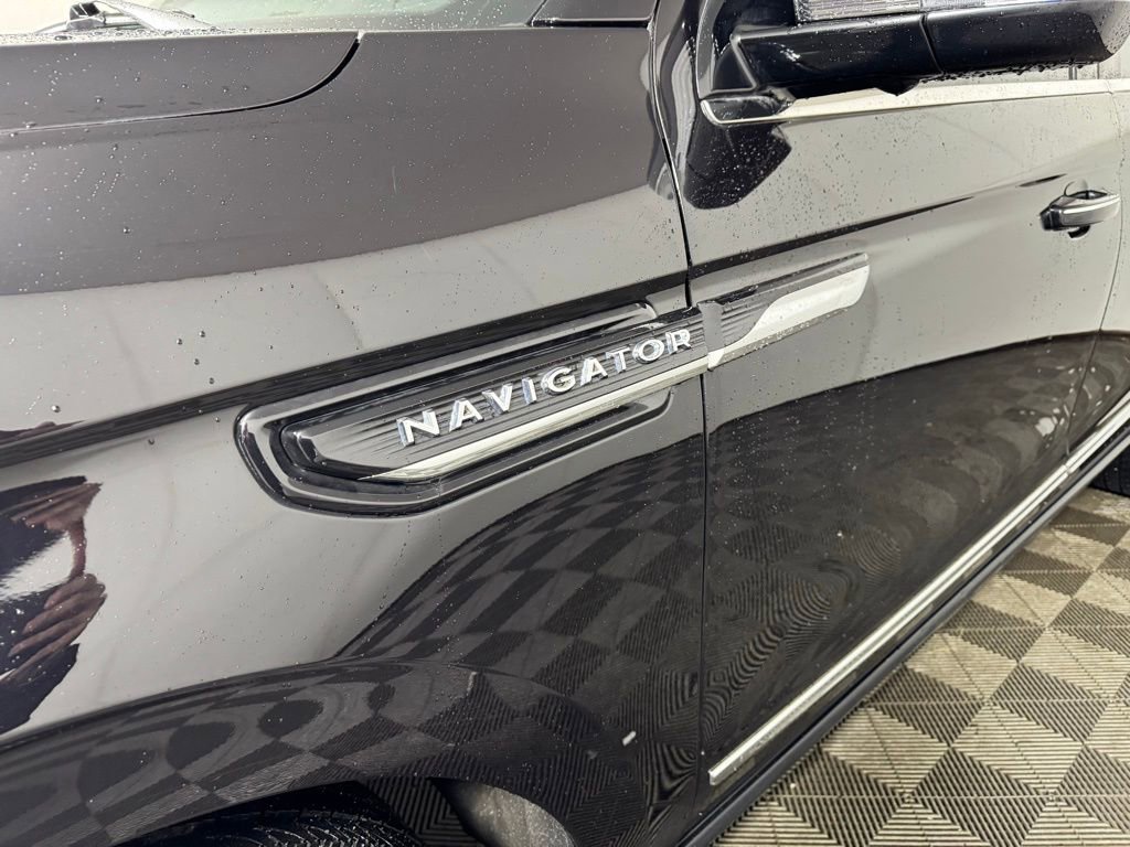 Certified 2023 Lincoln Navigator L Reserve w/ Equipment Group 201A AWD/4WD image 11