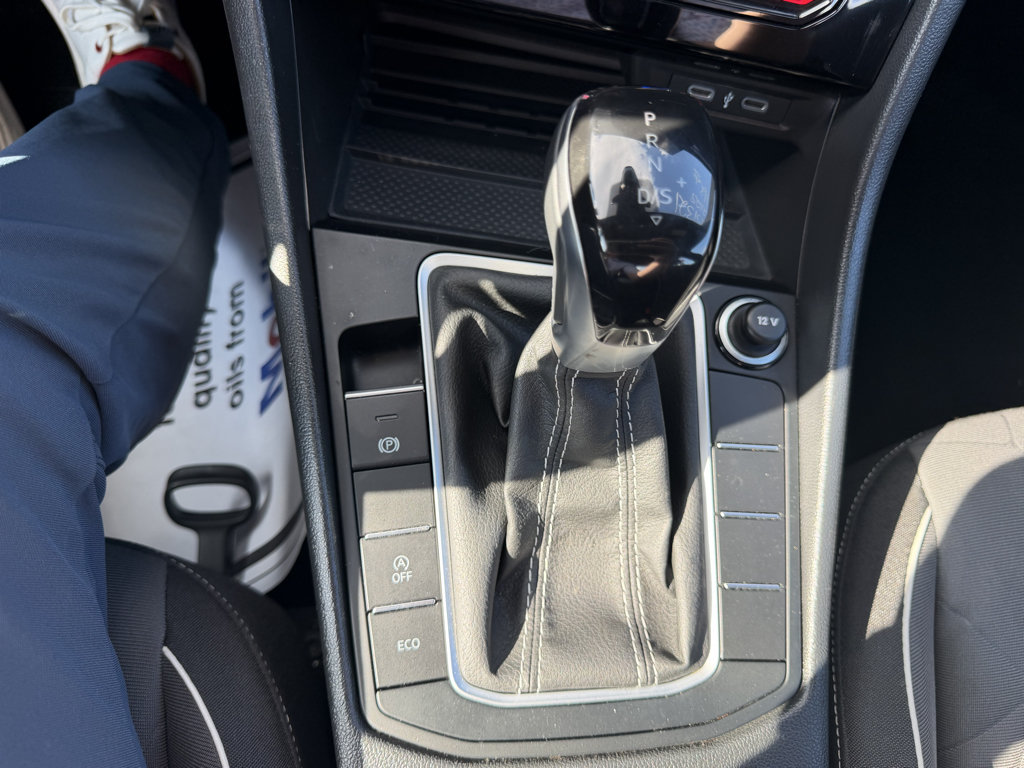 Used 2025 Volkswagen Jetta Sport FWD image 20