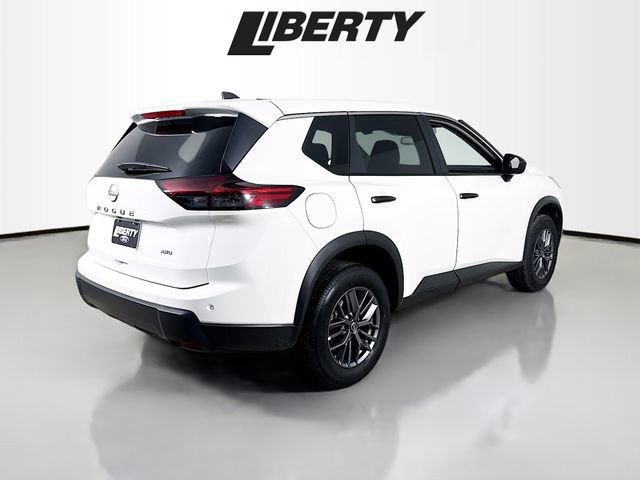 Used 2024 Nissan Rogue S image 7