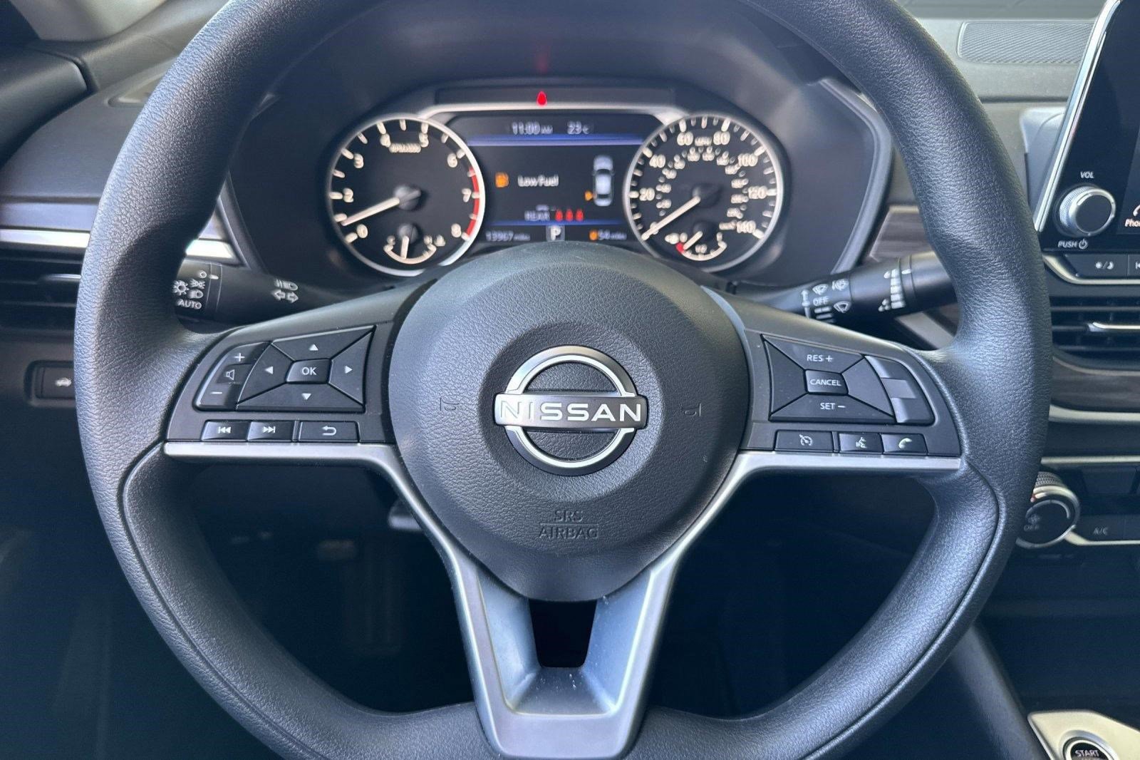 Used 2025 Nissan Altima 2.5 SV FWD image 15