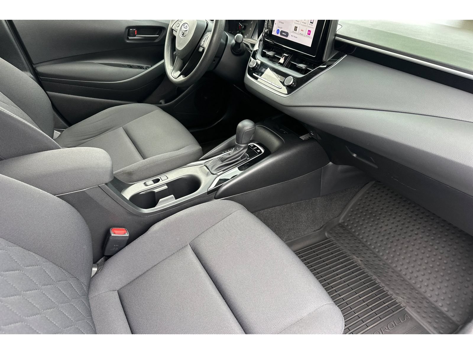Used 2025 Toyota Corolla LE w/ LE Premium Package FWD image 16