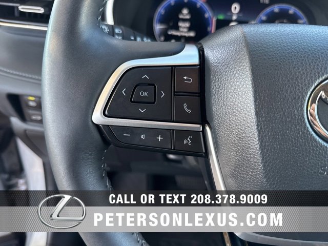 Used 2023 Toyota Highlander Platinum image 28