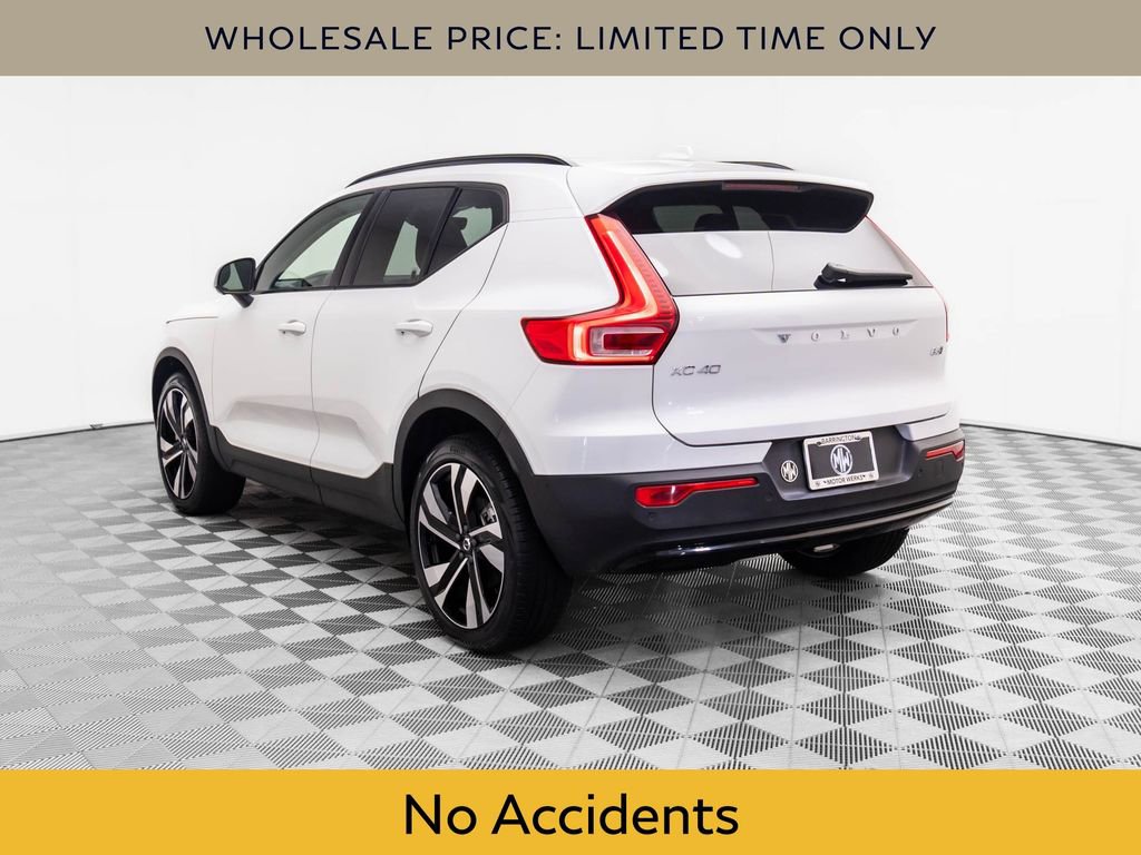 Used 2025 Volvo XC40 B5 Plus video 3