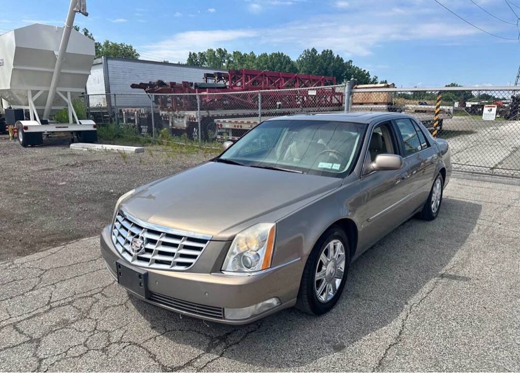 Used 2006 Cadillac DTS FWD image 1