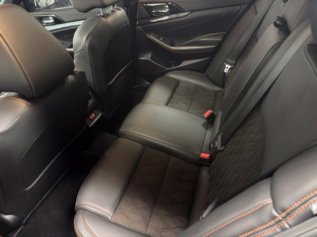 Used 2021 Nissan Maxima SR w/ Sport Mat Group FWD image 15