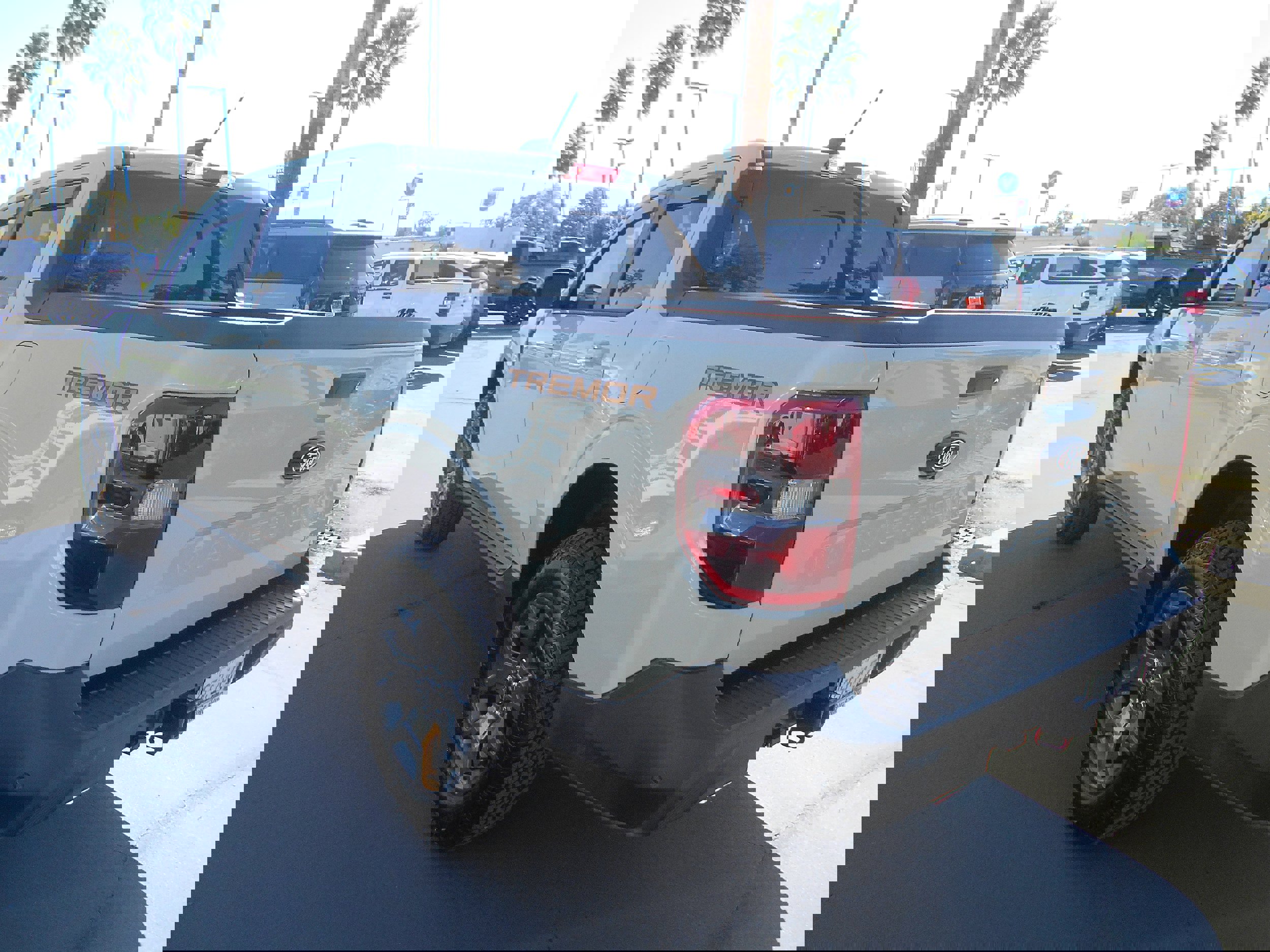 Used 2025 Ford Maverick Tremor image 3