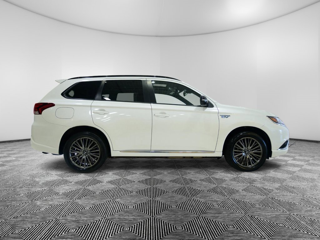 Used 2022 Mitsubishi Outlander GT image 6