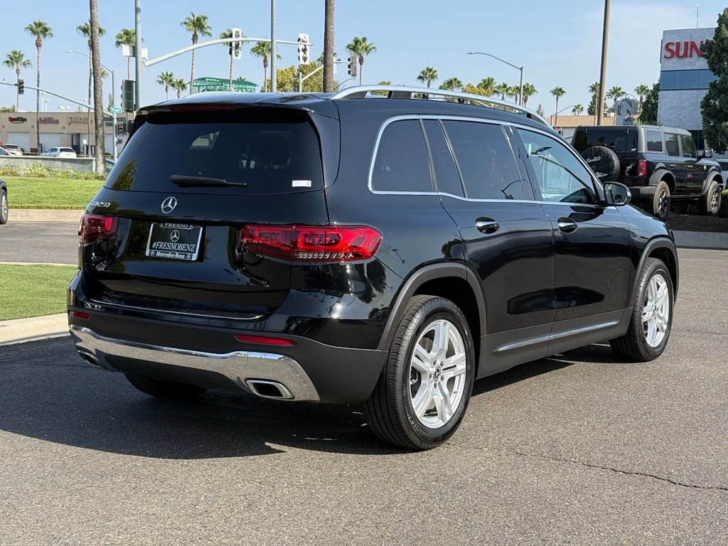 Used 2021 Mercedes-Benz GLB 250 w/ Premium Package image 6