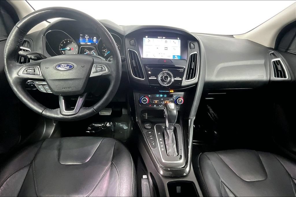Used 2018 Ford Focus Titanium w/ Titanium Technology Package FWD image 15