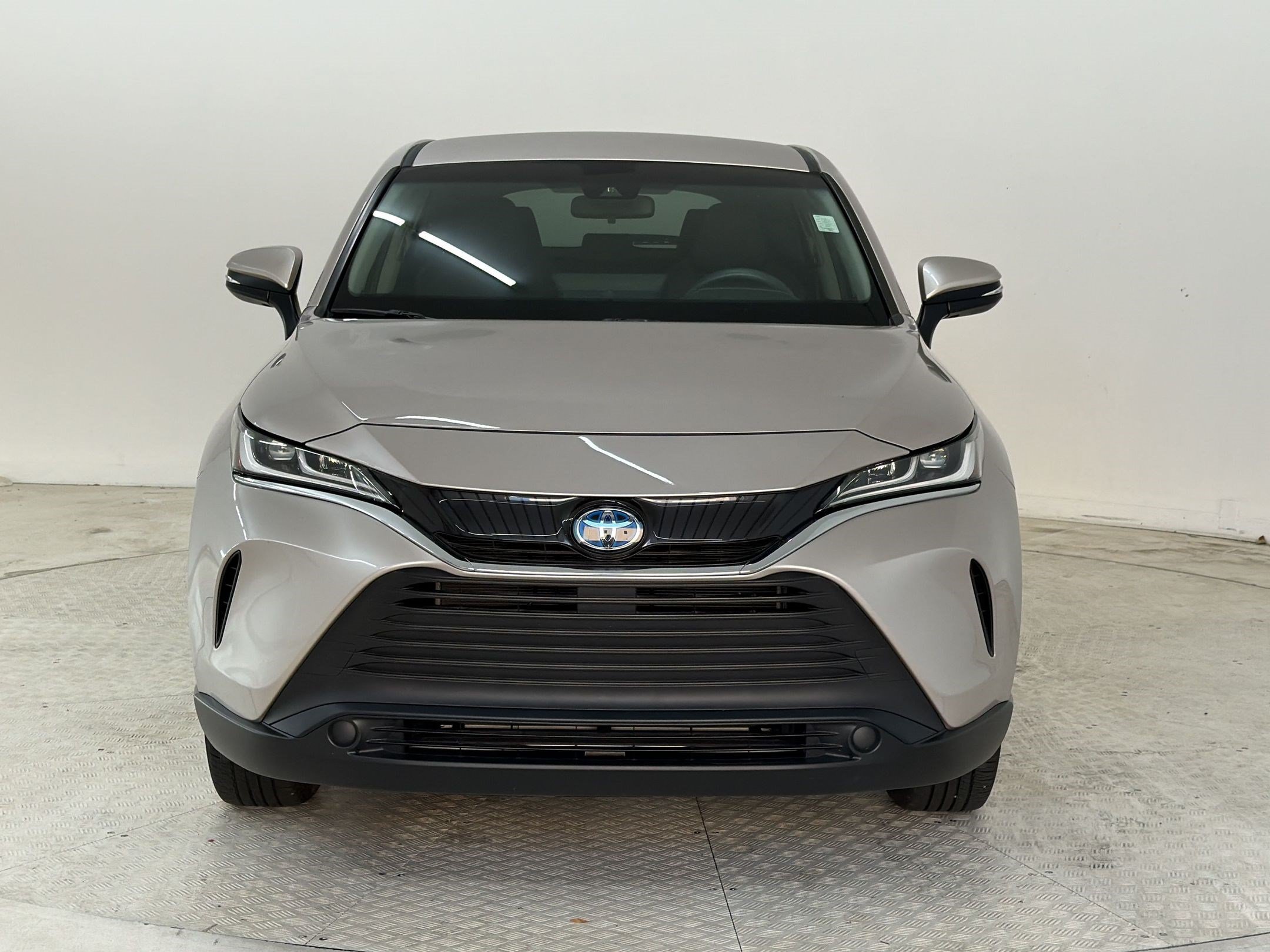 Used 2023 Toyota Venza LE AWD/4WD image 6