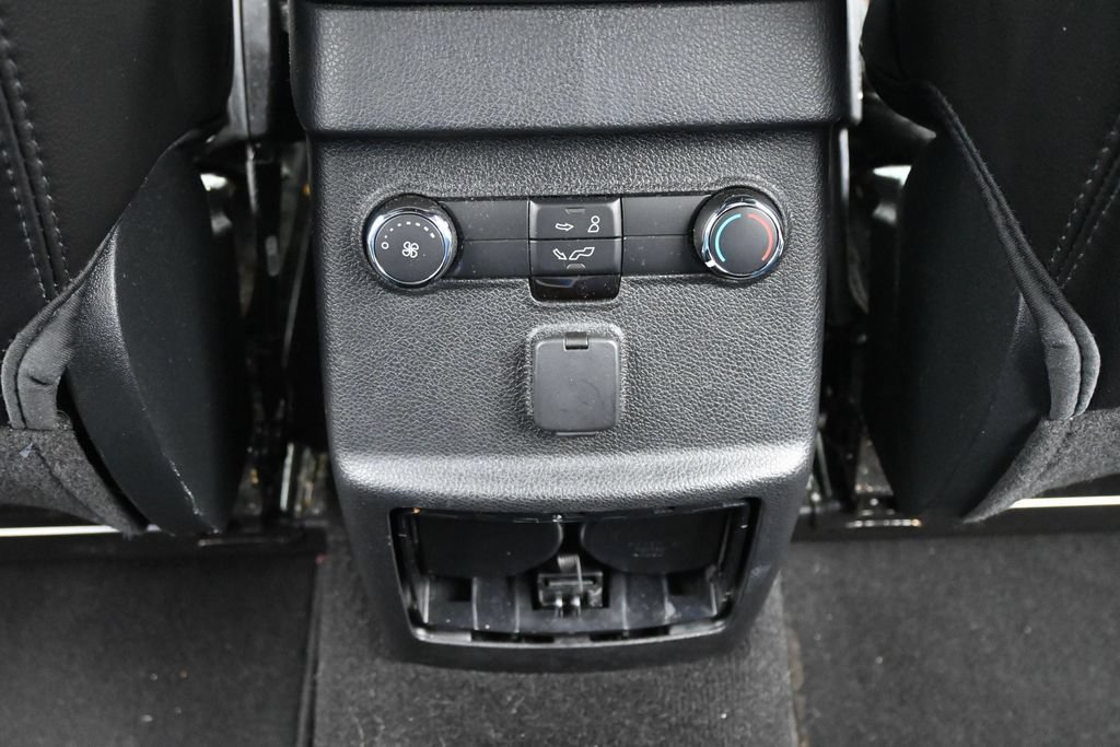 Used 2018 Ford Explorer XLT w/ Equipment Group 202A FWD image 21