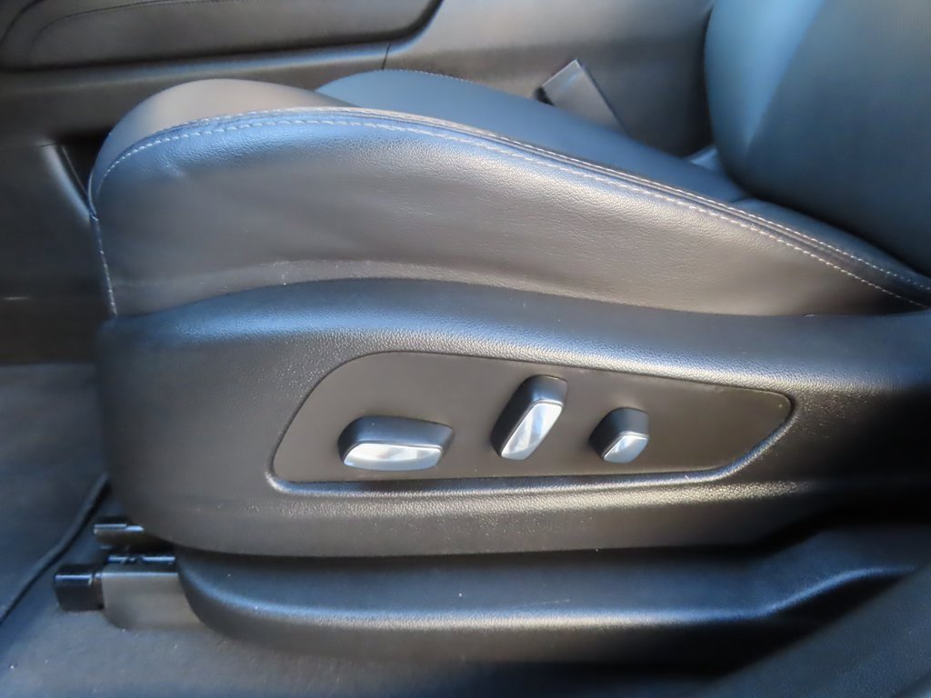 Used 2023 Cadillac XT5 Premium Luxury w/ Technology Package image 8