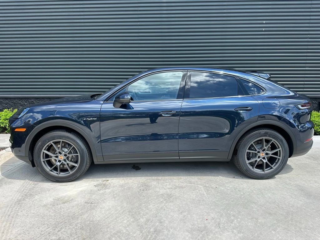 Used 2025 Porsche Cayenne E-Hybrid Coupe image 2