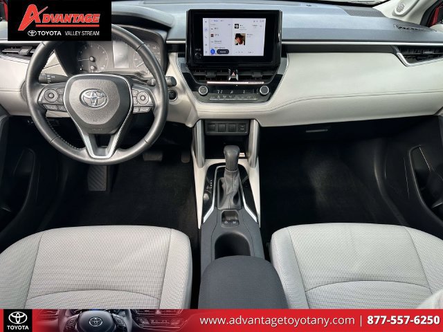 Used 2023 Toyota Corolla Cross LE w/ Moonroof Package AWD/4WD image 17