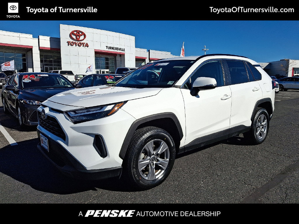 Certified 2022 Toyota RAV4 XLE AWD/4WD image 1