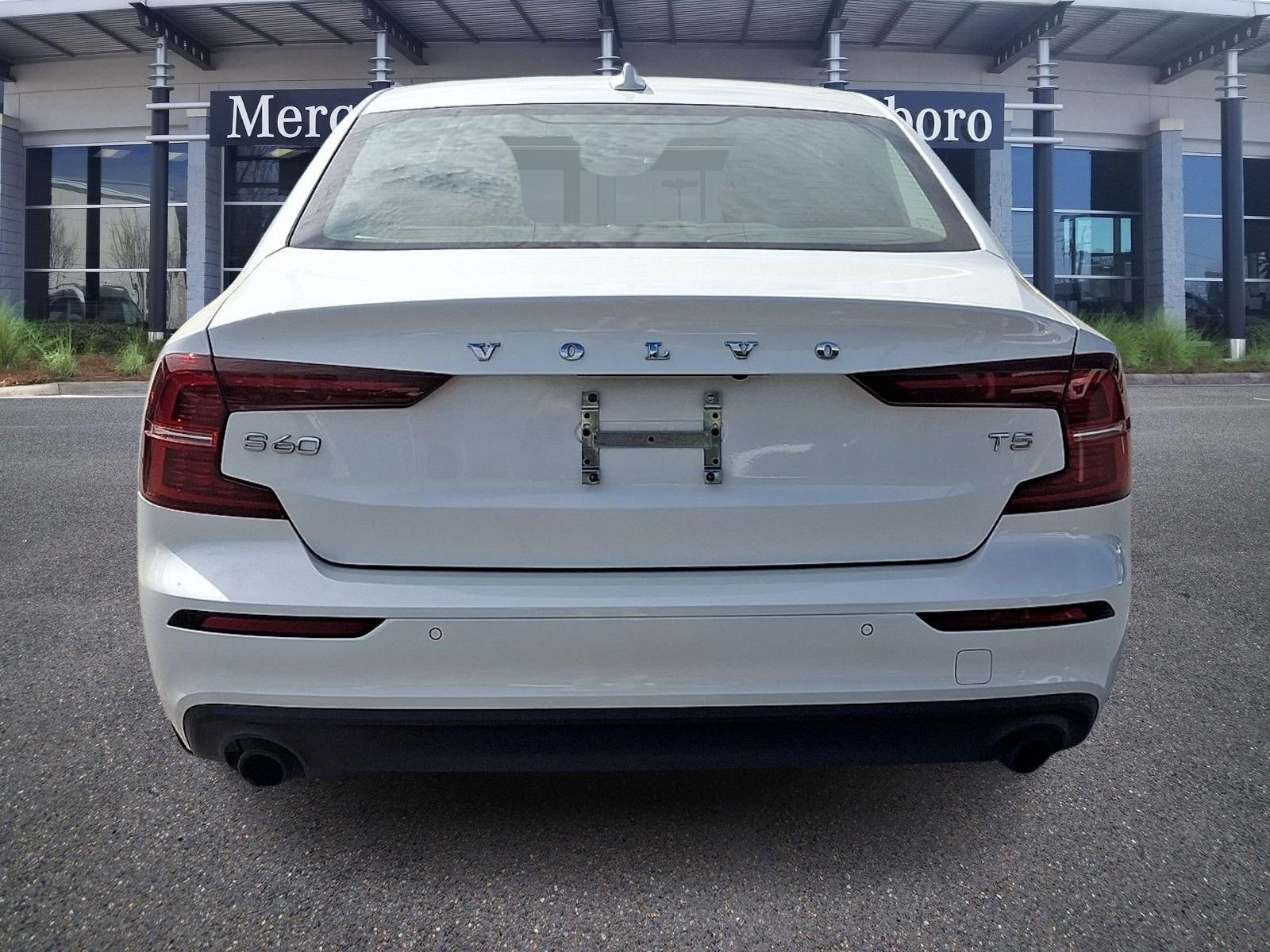 Used 2020 Volvo S60 T5 Momentum w/ Protection Package Premier FWD image 5