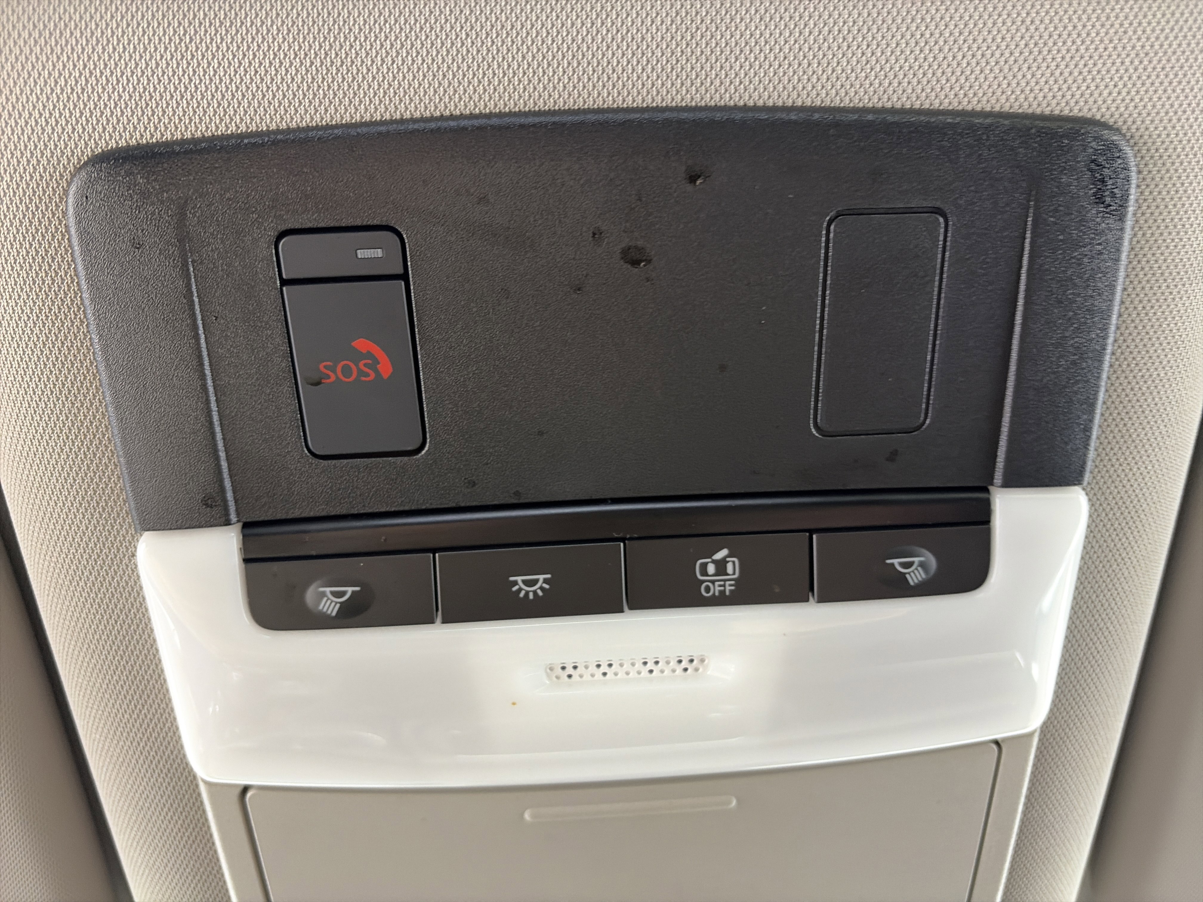 Used 2025 Nissan Rogue SV image 30