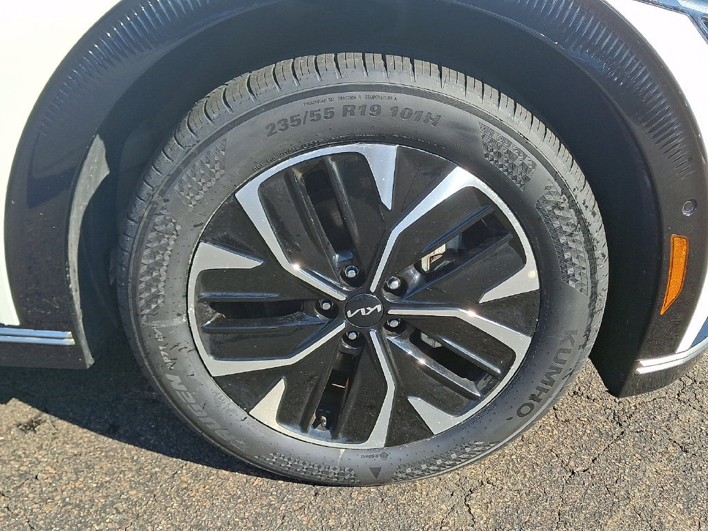Certified 2024 Kia EV6 Wind w/ Wind Technology Package AWD/4WD image 8