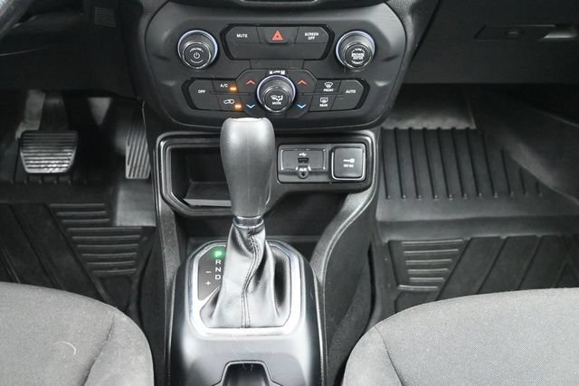 Used 2018 Jeep Renegade Altitude FWD image 22