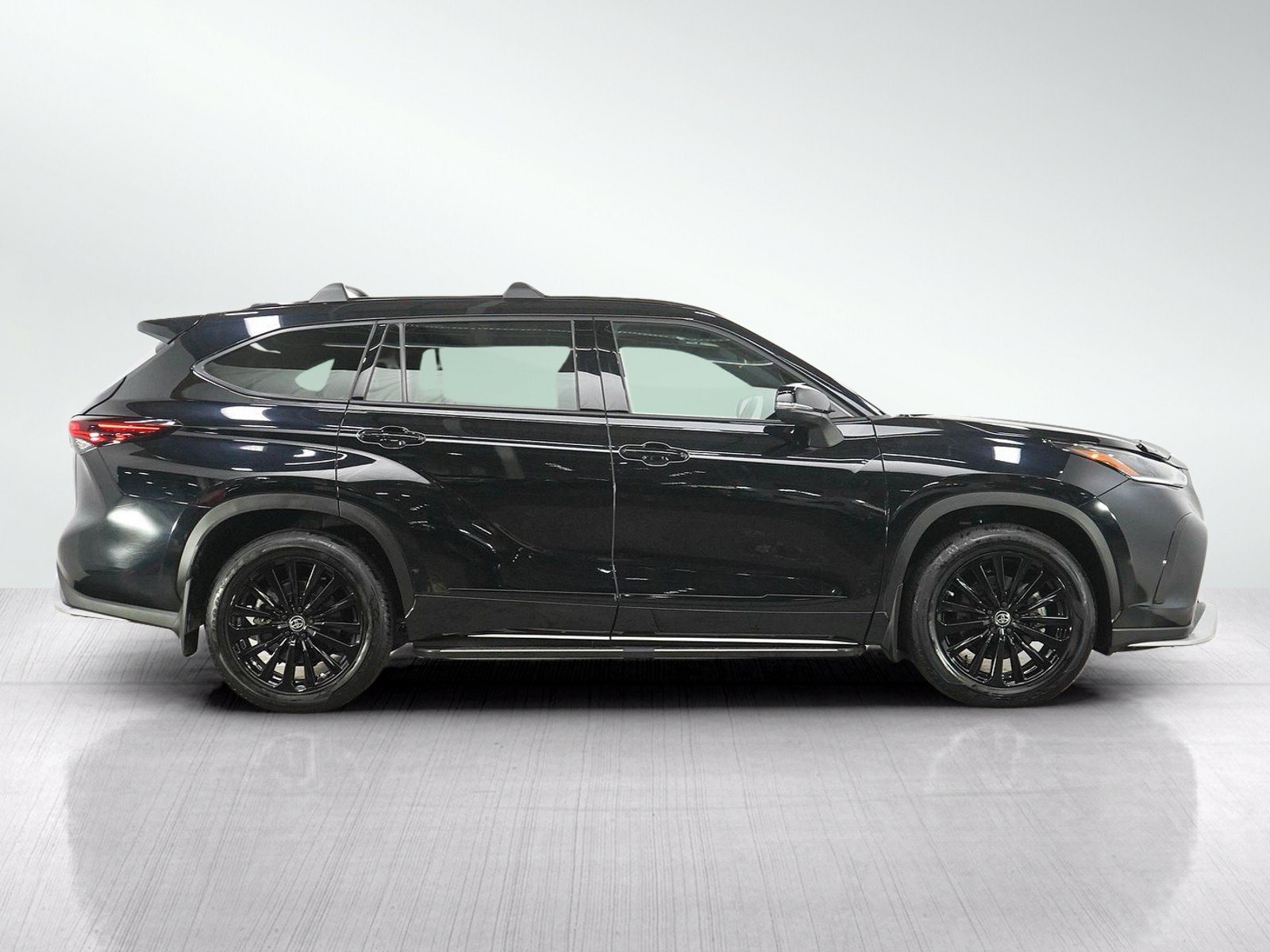 Used 2024 Toyota Highlander XSE AWD/4WD image 6