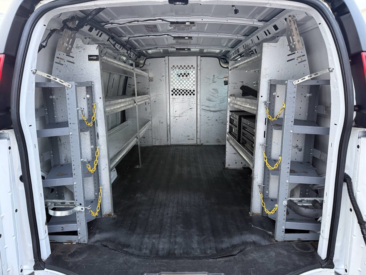 Used 2018 Chevrolet Express 2500 w/ Enhanced Convenience Package image 16