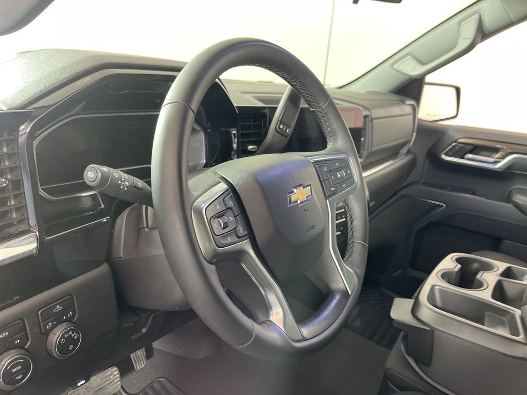Used 2024 Chevrolet Silverado 1500 LT image 22