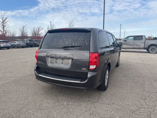 Used 2019 Dodge Grand Caravan SE w/ Rear Park Assist Package image 16