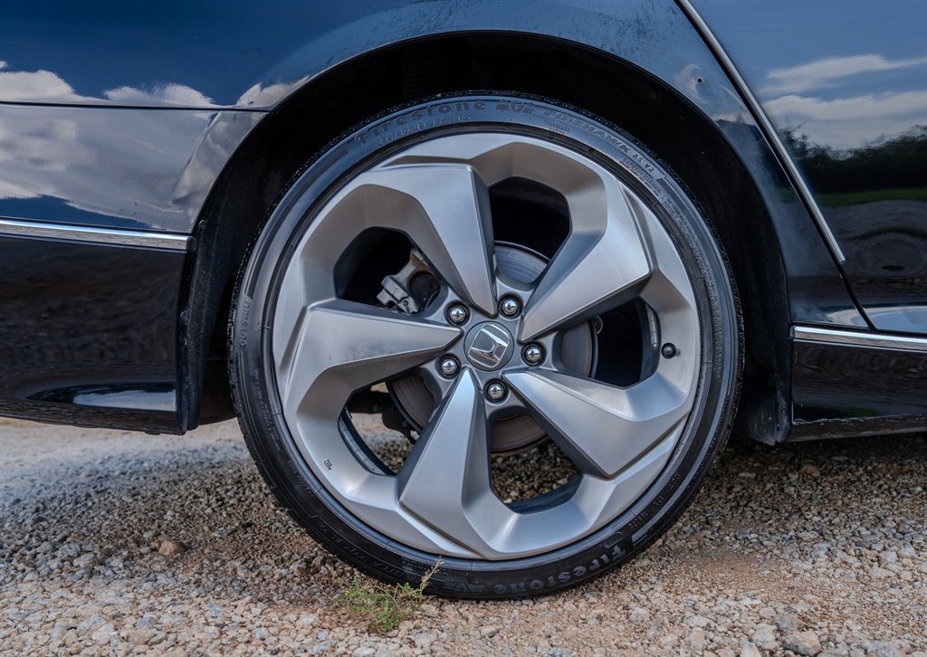 Used 2018 Honda Accord Touring image 13
