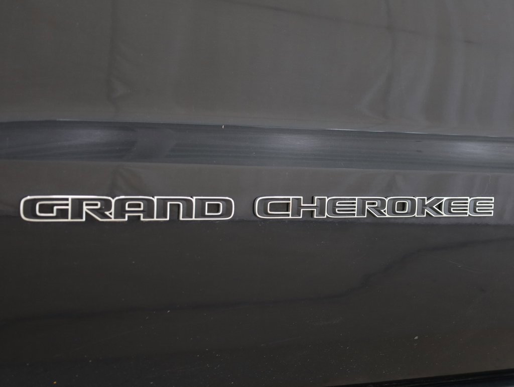 Used 2018 Jeep Grand Cherokee Limited w/ Luxury Group II image 33