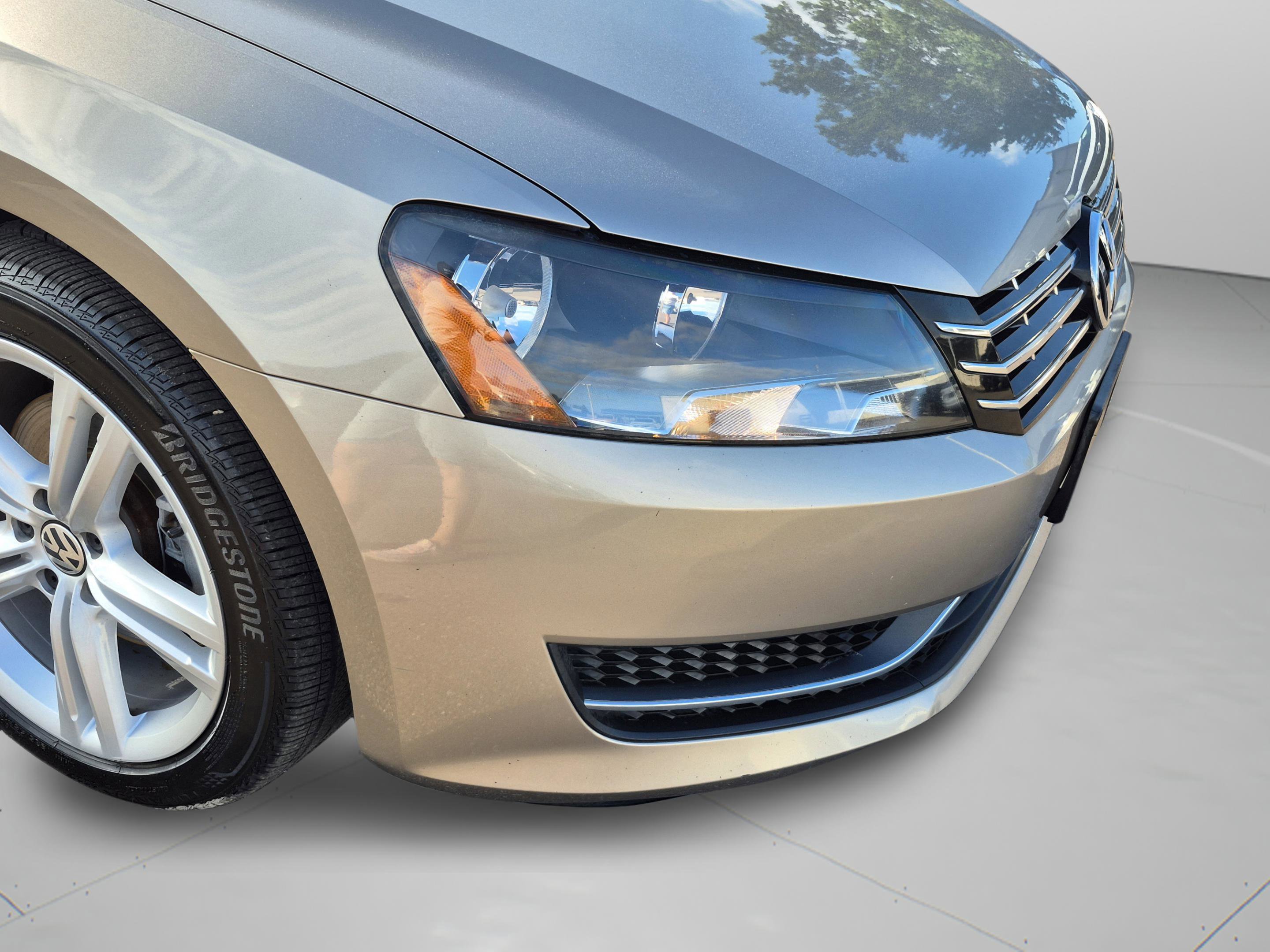 Used 2015 Volkswagen Passat TDI SE FWD image 11