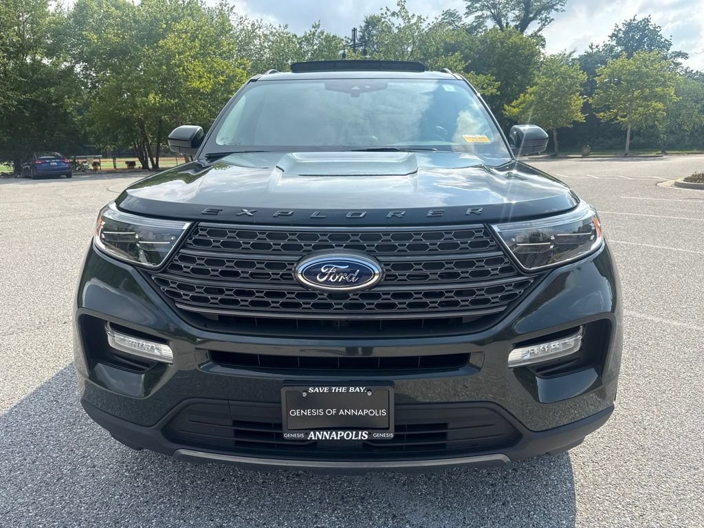 Used 2022 Ford Explorer XLT w/ Equipment Group 202A AWD/4WD image 3