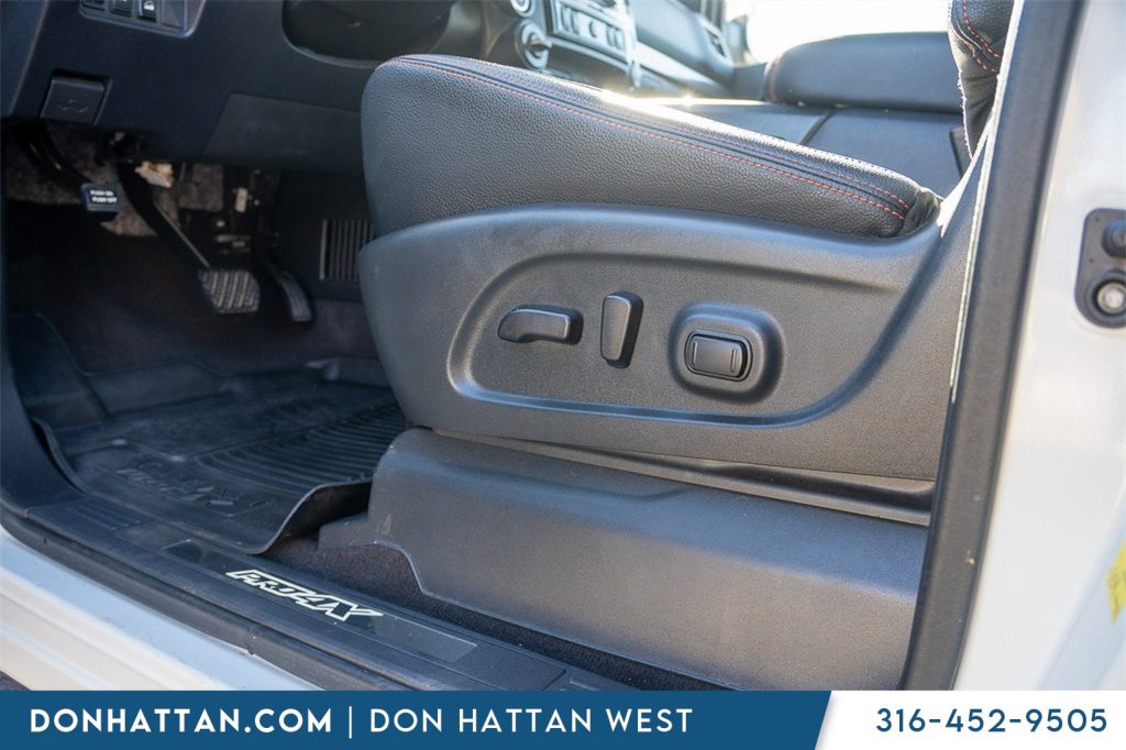 Used 2023 Nissan Titan PRO-4X w/ Pro-4x Convenience Package image 16