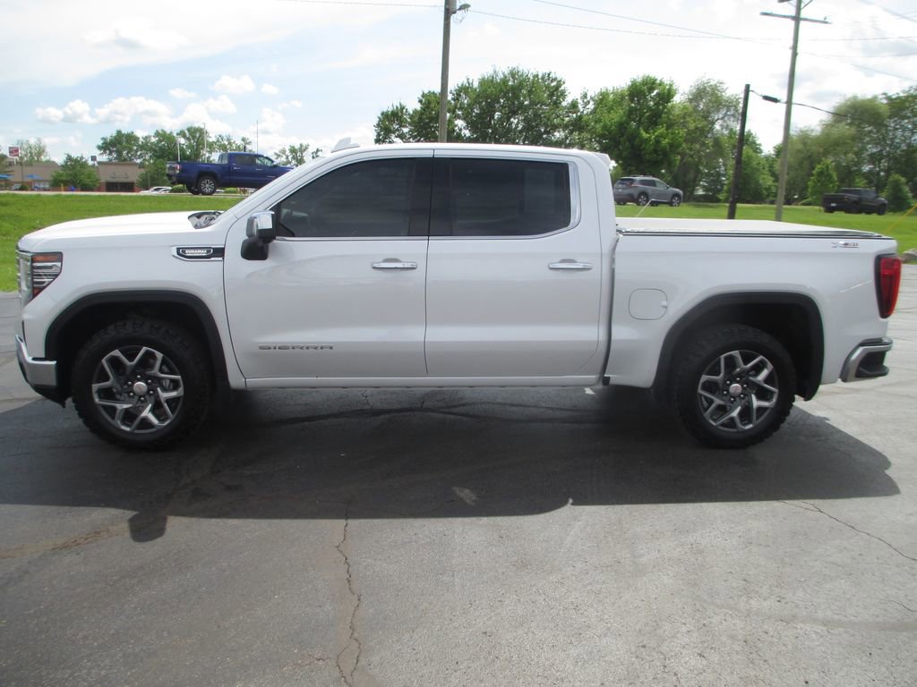 Used 2023 GMC Sierra 1500 SLT w/ SLT Convenience Package AWD/4WD image 11