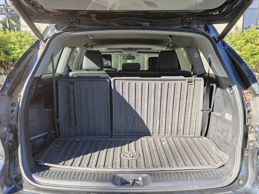 Used 2015 Toyota Highlander XLE AWD/4WD image 12